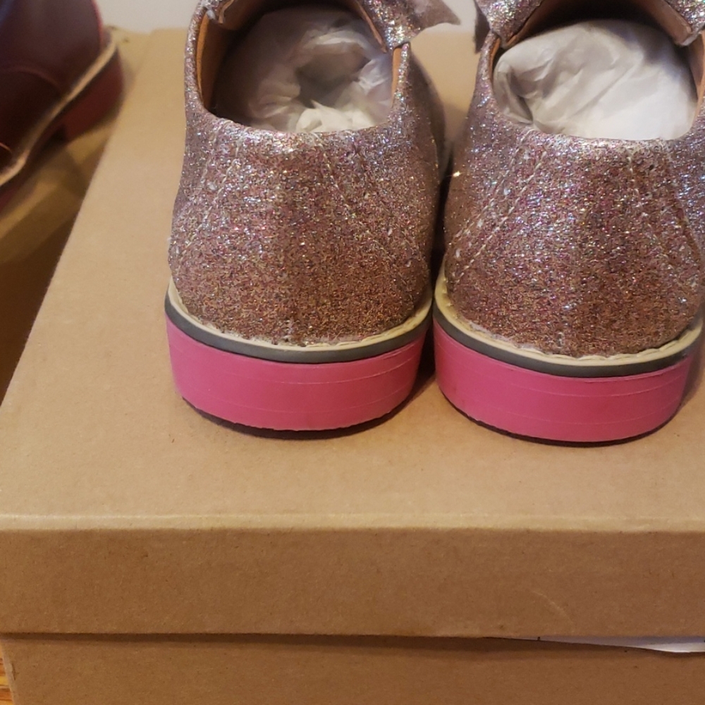 shoe - Picture 2 of 2